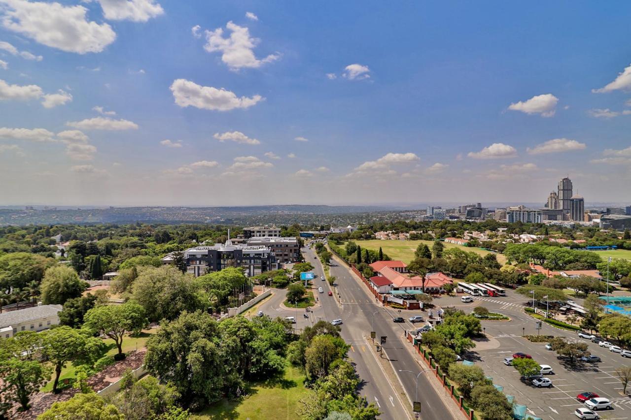 Reserved Suites Illovo Sandton Exterior photo